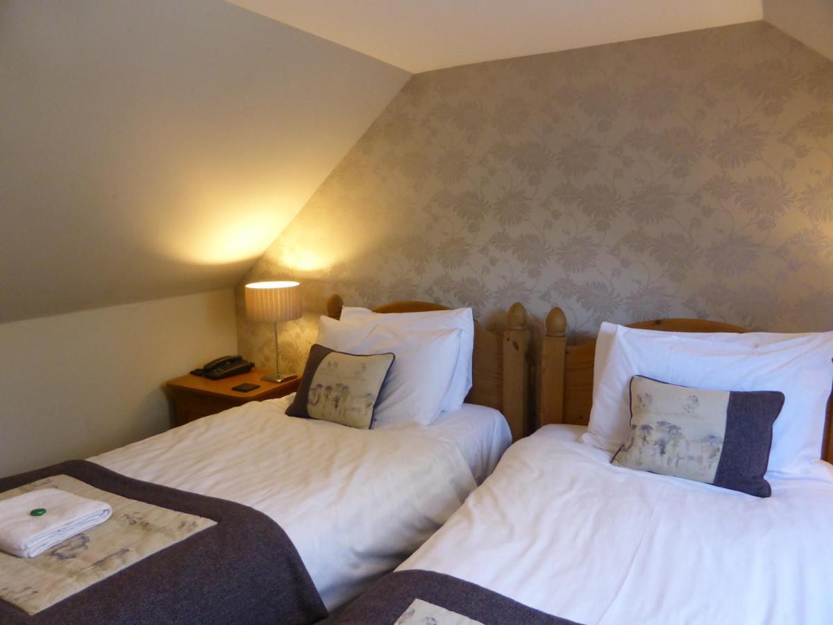 Glen Clova Hotel & Luxury Lodges Millton of Clova Екстериор снимка