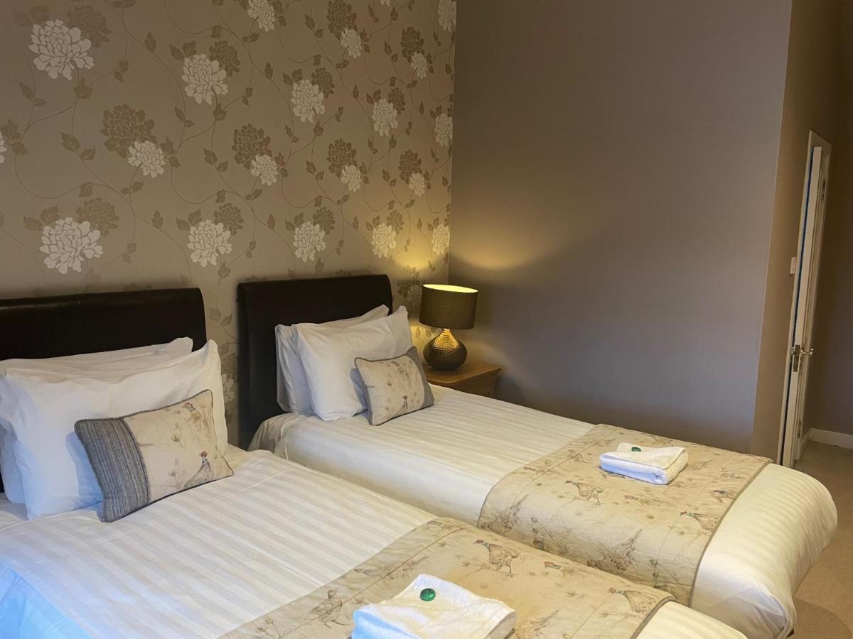Glen Clova Hotel & Luxury Lodges Millton of Clova Екстериор снимка