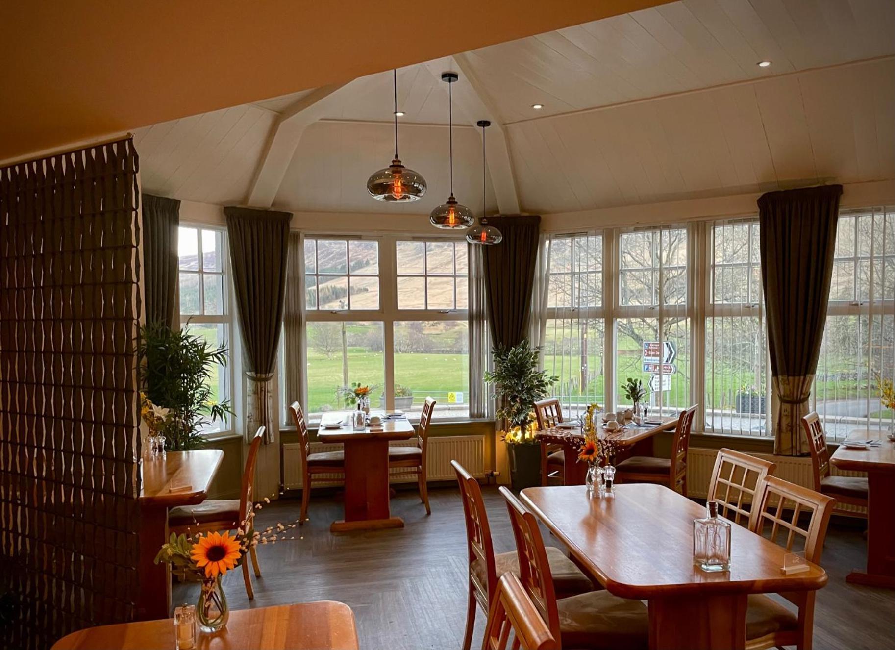 Glen Clova Hotel & Luxury Lodges Millton of Clova Екстериор снимка