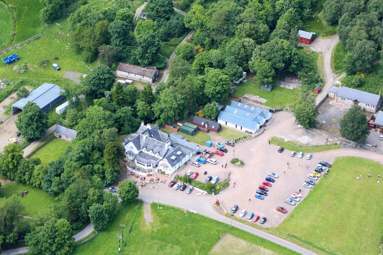 Glen Clova Hotel & Luxury Lodges Millton of Clova Екстериор снимка