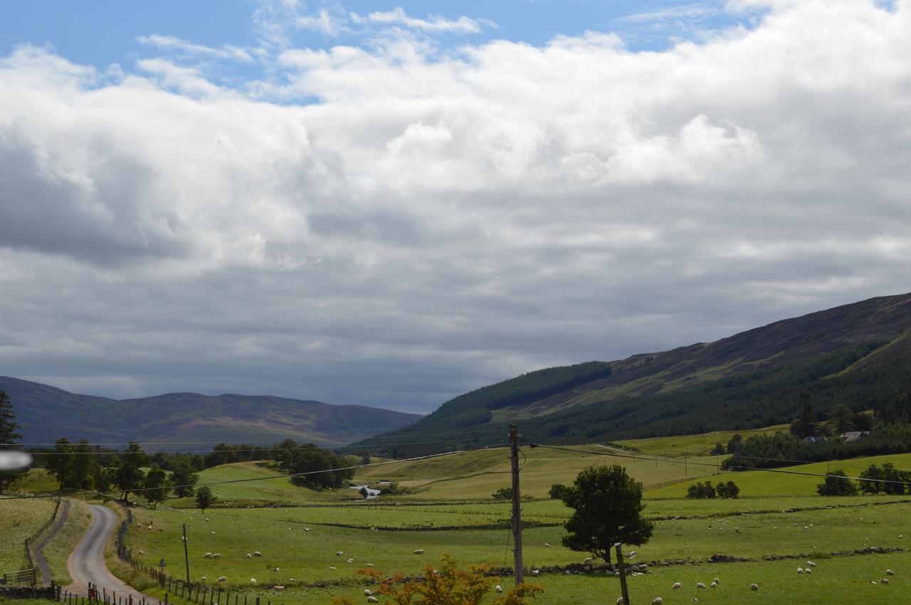 Glen Clova Hotel & Luxury Lodges Millton of Clova Екстериор снимка