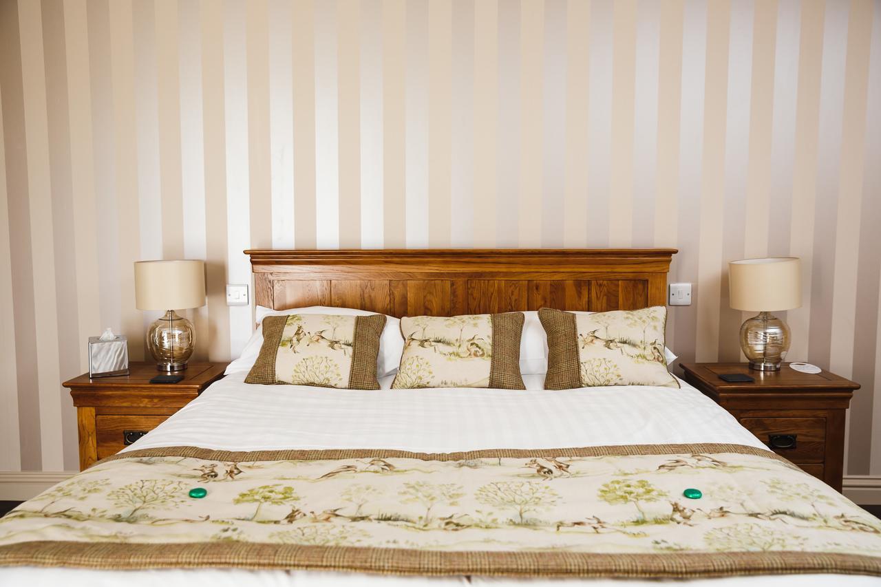 Glen Clova Hotel & Luxury Lodges Millton of Clova Екстериор снимка